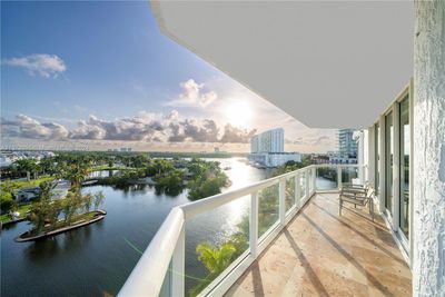 754654 - 16500 Collins Ave, Condo with 3 bedrooms, 3 bathrooms and null parking in Sunny Isles Beach FL | Image 1