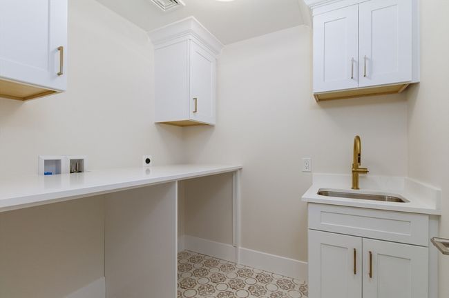 116 Winthrop St, House other with 4 bedrooms, 4 bathrooms and 6 parking in Medway MA | Image 34