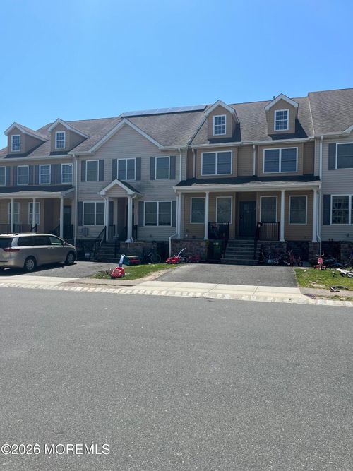 16 Riesling Ave, Lakewood, NJ, 08701-4671 | Card Image