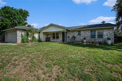2268 Tanglewood St, Weatherford, TX, 76085-9512 | Card Image