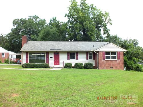 414 W Springs St, Lancaster, SC, 29720-2053 | Card Image