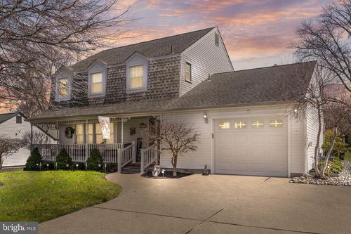 102 Red Stone Ridge, DELRAN, NJ, 08075 | Card Image