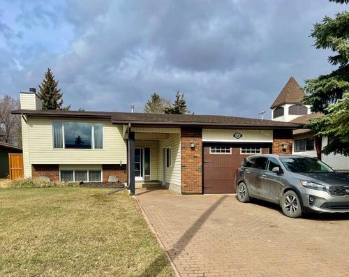 518 5 Avenue, Home with 4 bedrooms, 2 bathrooms and 3 parking in Wainwright AB | Card Image