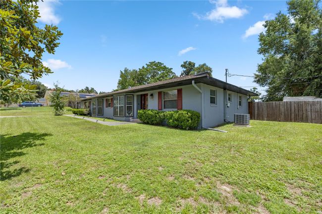 4867 Se 33 Rd Ave, House other with 3 bedrooms, 2 bathrooms and null parking in OCALA FL | Image 4