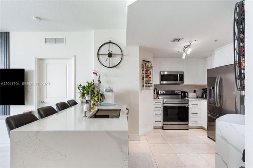 518-7900 Harbor Island Dr, North Bay Village, FL, 33141-4281 | Card Image