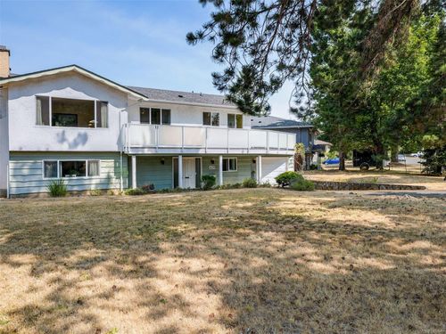 1629 Longacre Dr, Saanich, BC, V8N4M5 | Card Image
