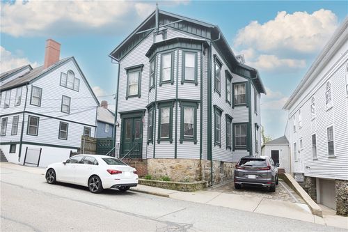 3-85 Mill St, Newport, RI, 02840-3164 | Card Image