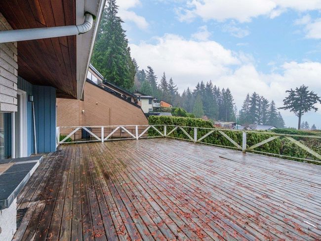 216 Rondoval Crescent, House other with 5 bedrooms, 3 bathrooms and 8 parking in North Vancouver BC | Image 34