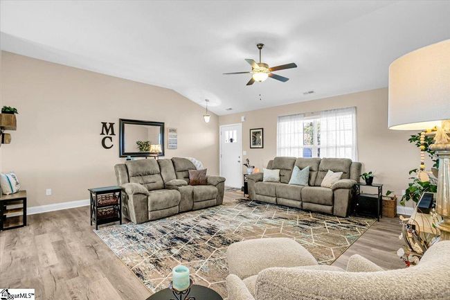 407 Braeburn Fields Ct, House other with 3 bedrooms, 2 bathrooms and 4 parking in Inman SC | Image 7