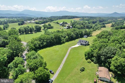1835 Mill Creek Xrds, LURAY, VA, 22835-6620 | Card Image