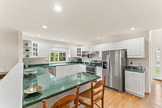 11 - 11 Saint George Pl, Condo with 2 bedrooms, 2 bathrooms and null parking in Sandy Hook CT | Image 13