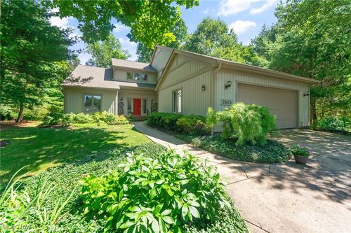 2453 Ridgeview Ln, Poland, OH, 44514-2545 | Card Image