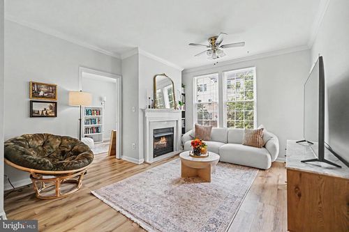 203-4950 Brenman Park Dr, ALEXANDRIA, VA, 22304-8207 | Card Image