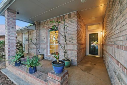 500 Gyrfalcon Drive, Norman, OK, 73072 | Card Image