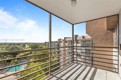 ph7-1200 Saint Charles Pl, Pembroke Pines, FL, 33026-3350 | Card Image