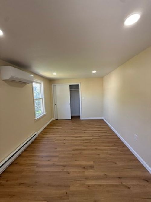 1-1 Pond Pl, Franklin, MA, 02038-2434 | Card Image