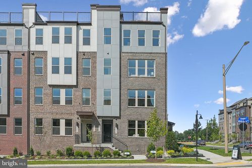 8667 Lovelace St, Manassas, VA, 20109-4048 | Card Image