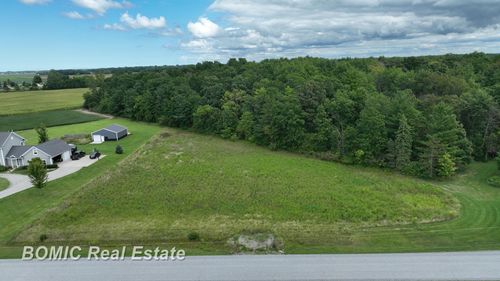 9495 Bender Rd, Frankenmuth, MI, 48734-9728 | Card Image