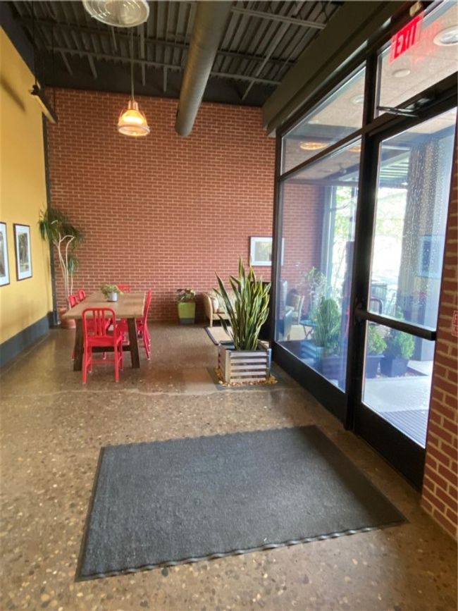 APT-315 - 2250 Mary St, Condo with 2 bedrooms, 2 bathrooms and null parking in Pittsburgh PA | Image 4