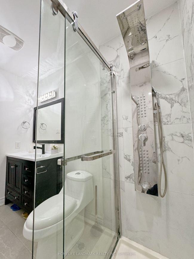 1 - 900 Central Park Dr, Condo with 3 bedrooms, 3 bathrooms and 1 parking in Brampton ON | Image 19