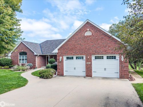 4022 Ridgeway Dr, Harlan, IA, 51537-2381 | Card Image