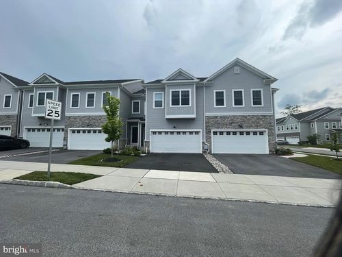 40 Lochiel Ln, EXTON, PA, 19341-2868 | Card Image