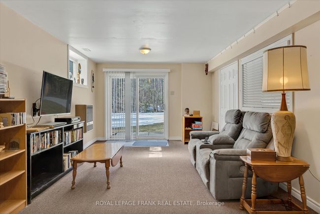 18 E Beehive Dr, House other with 3 bedrooms, 2 bathrooms and 10 parking in Bobcaygeon ON | Image 32
