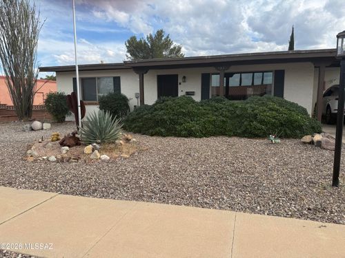132 E El Membrillo, Green Valley, AZ, 85614 | Card Image