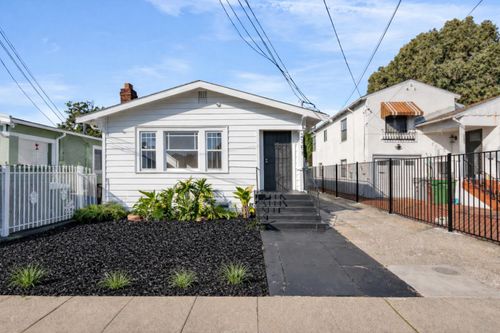 2751 75th Ave, Oakland, CA, 94605-2839 | Card Image