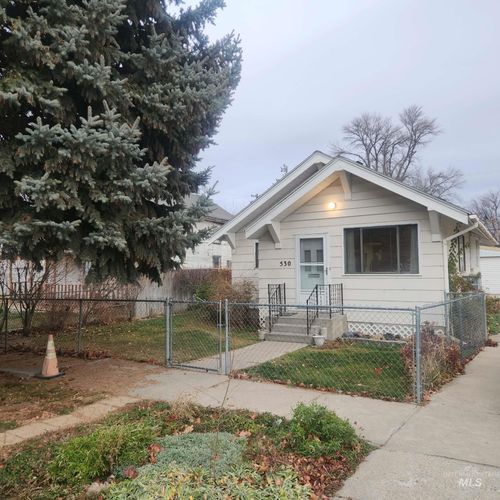 530 California St, Gooding, ID, 83330-1248 | Card Image