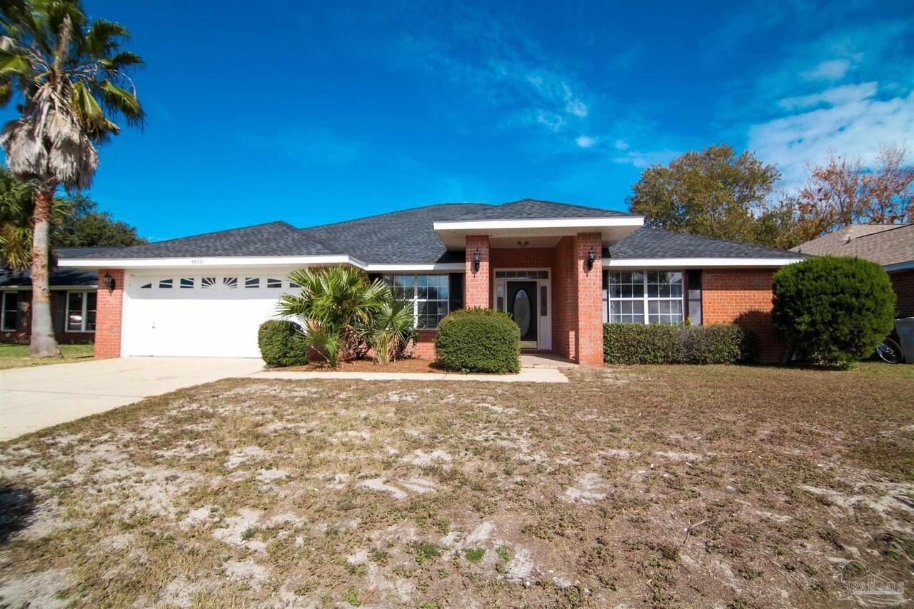 Naples Ln, Navarre, FL 32566
