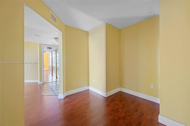 APT-1303 - 520 Se 5 Th Ave, Condo with 3 bedrooms, 2 bathrooms and null parking in Fort Lauderdale FL | Image 13