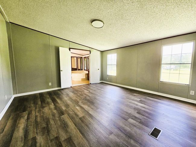 PRIMARY BEDROOM | Image 16