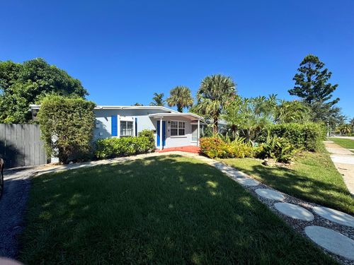 919 Laurel Dr, Lake Park, FL, 33403-2124 | Card Image