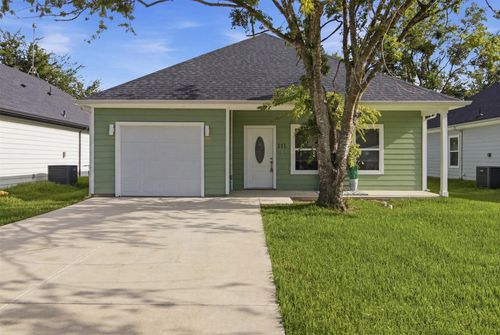 111 Newton Ln, Gun Barrel City, TX, 75156-5282 | Card Image