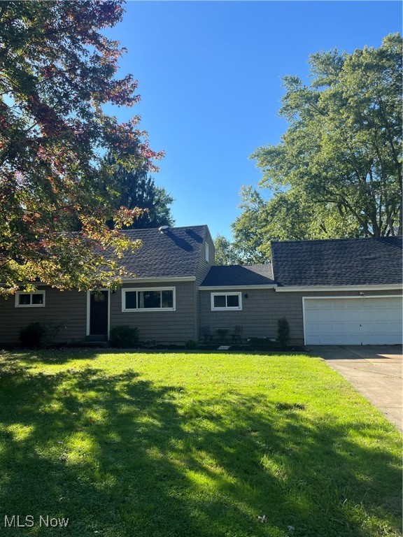 Patricia Ave, Ravenna, OH 44266
