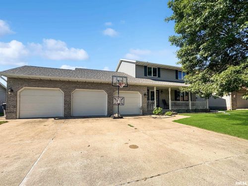 121 Prairieview Dr, East Peoria, IL, 61611-9429 | Card Image