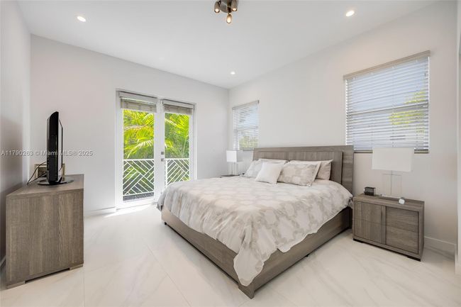 3648 Oak Ave, House other with 3 bedrooms, 3 bathrooms and null parking in Coconut Grove FL | Image 15