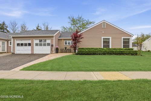 5B Thyme Dr, Lakewood, NJ, 08701-2499 | Card Image