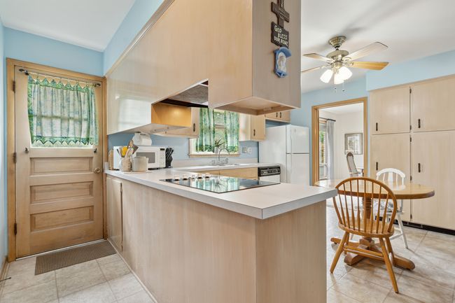 771 S Euclid Ave, Home with 3 bedrooms, 3 bathrooms and null parking in Elmhurst IL | Image 7