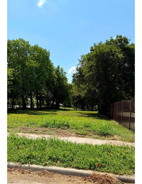 1346 Hortense Ave, Dallas, TX, 75216-8201 | Card Image