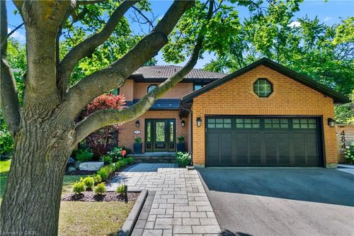 484 Aspen Forest Dr, Oakville, ON, L6J6H7 | Card Image