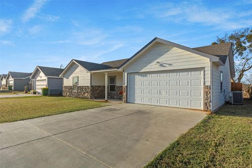 413 Whitney Ct, Rio Vista, TX, 76093-3861 | Card Image