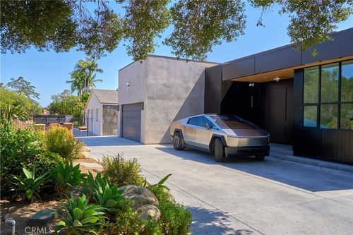 a-1119 Crestview Dr, Fullerton, CA, 92833-2204 | Card Image