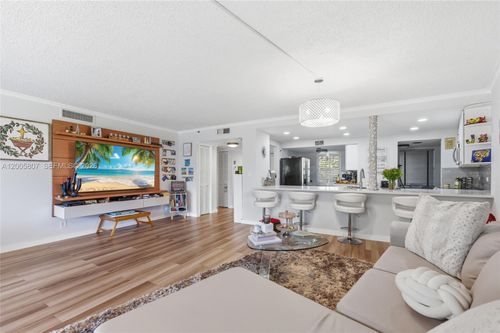 304-625 Oaks Dr, Pompano Beach, FL, 33069 | Card Image