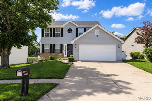 5718 Briarwood Estates Dr, Oakville, MO, 63129-6030 | Card Image