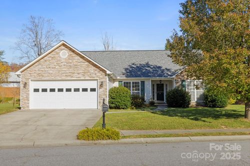 24 Meadow Pathway Dr, Fletcher, NC, 28732-6528 | Card Image