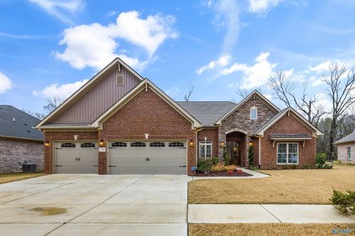 7504 Flint Crossing Cir Se, Owens Cross Roads, AL, 35763-8959 | Card Image