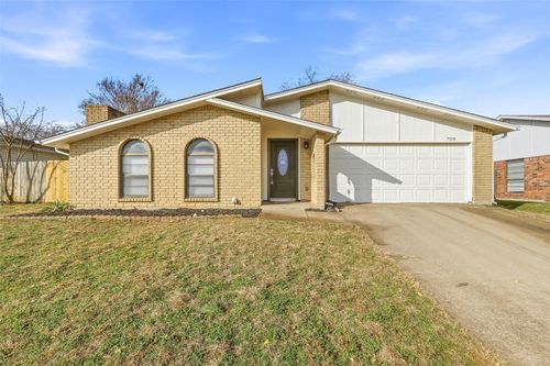 7208 Baird Dr, Fort Worth, TX, 76134-3618 | Card Image