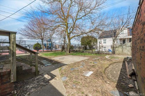 15 E Hudson Street, Long Beach, NY, 11561 | Card Image